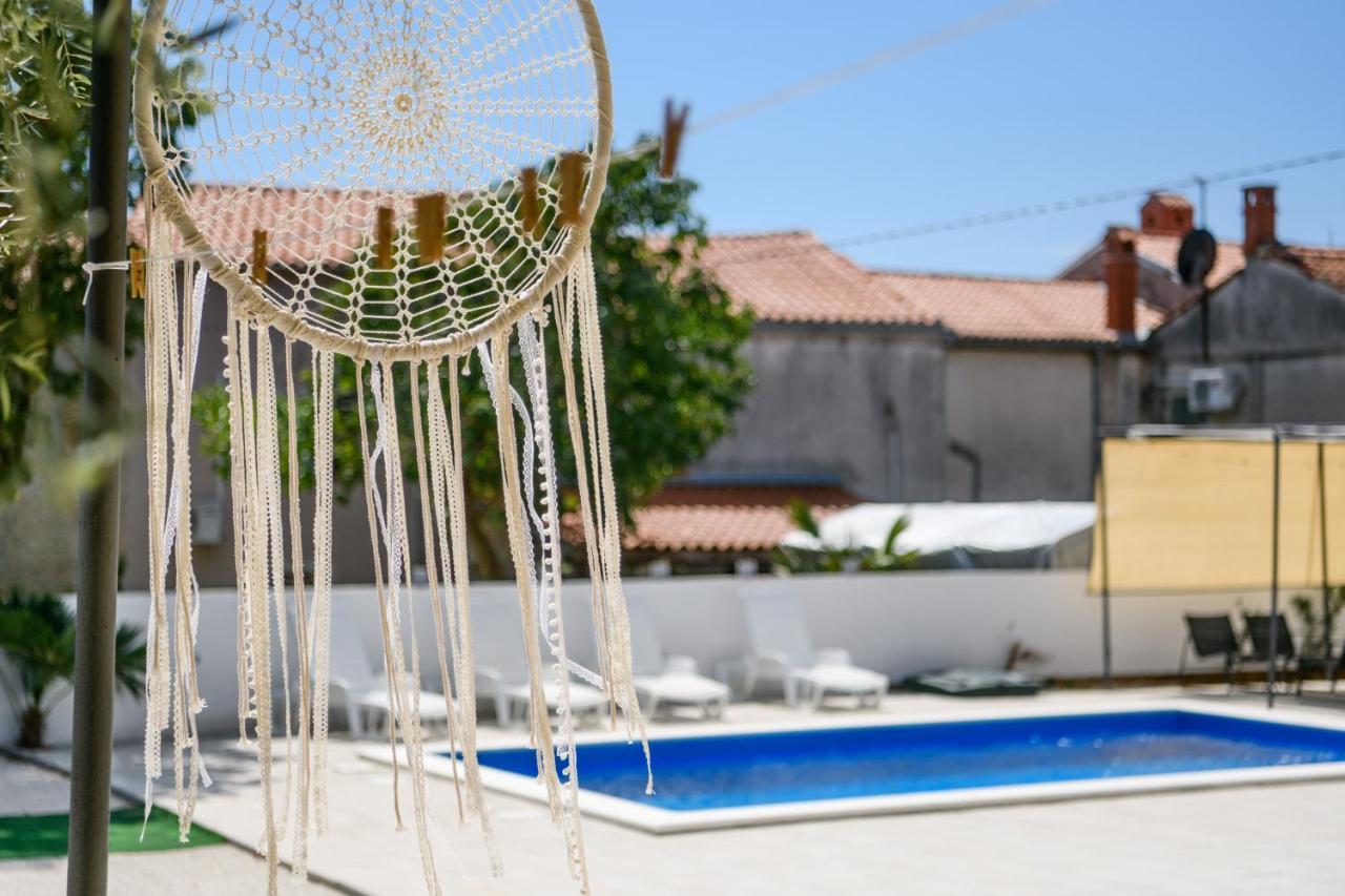 Apartamento Summer House Nina Pavicini Exterior foto