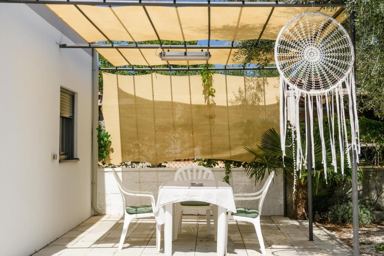 Apartamento Summer House Nina Pavicini Exterior foto